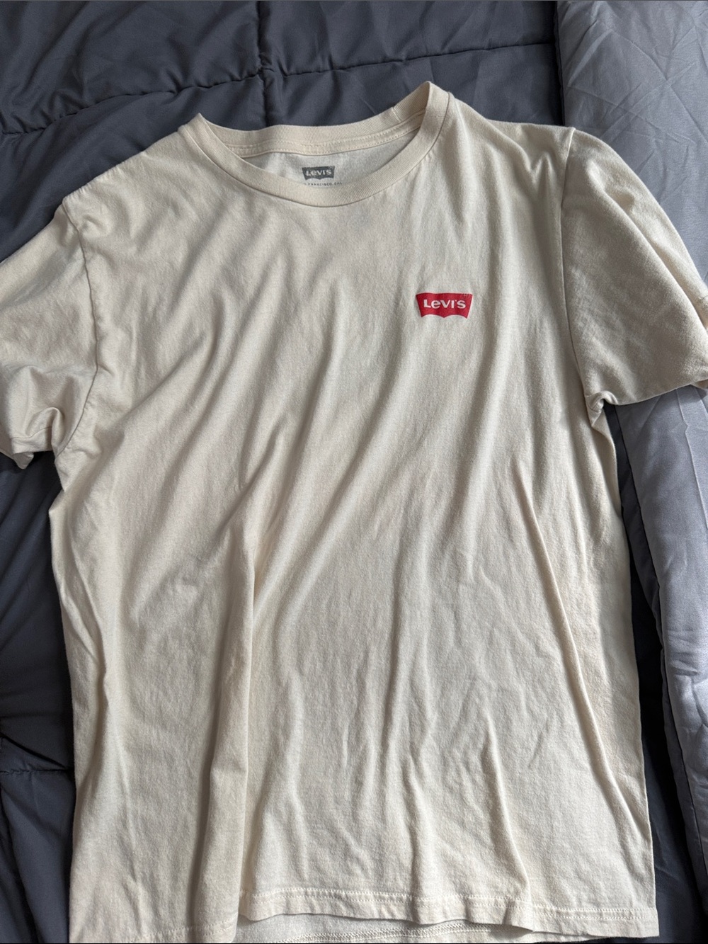 Levi's Cream Short Sleeve Tee with Red Logo